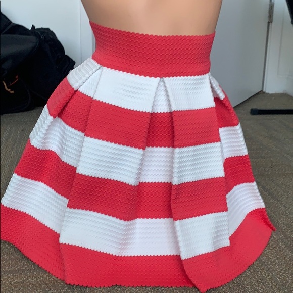 High Waisted Pleated Mini Skirt - Picture 2 of 2